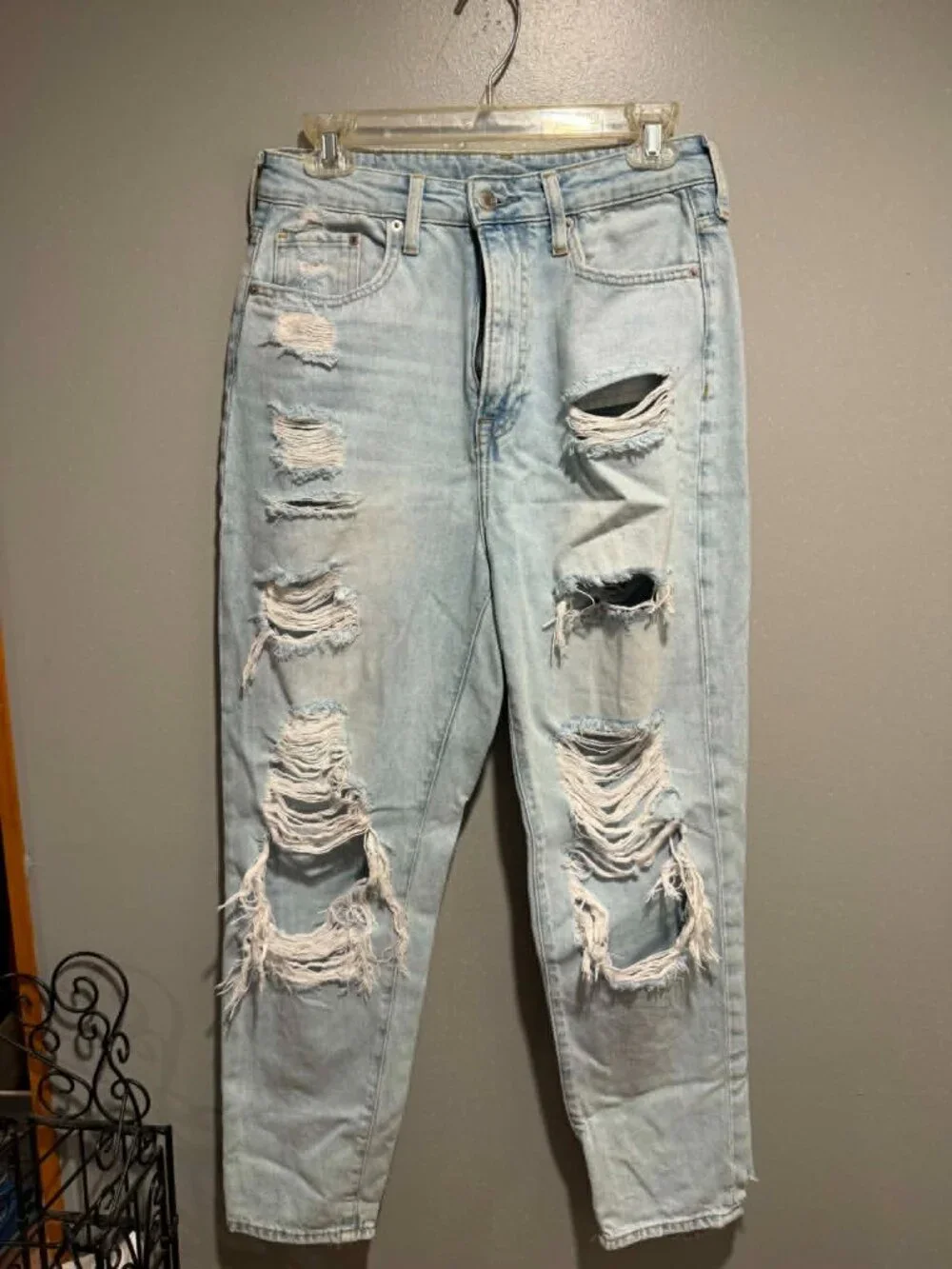 H&M Distressed Jeans Size 8 Short